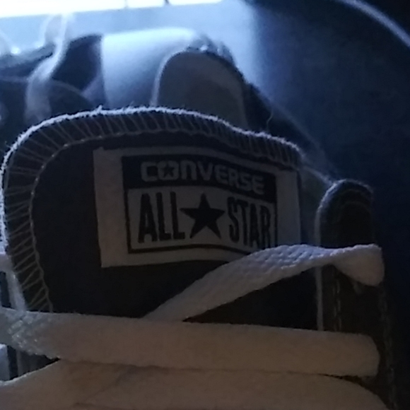 Converse - Picture 2 of 3